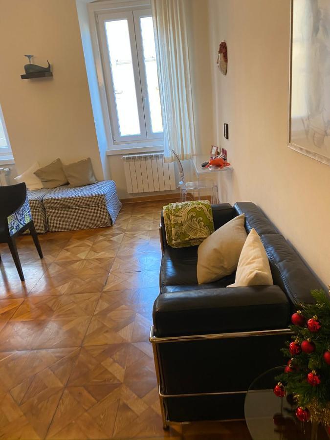 Alla Scalinata Del Teatro Rossetti Parcheggio Trieste Exterior foto