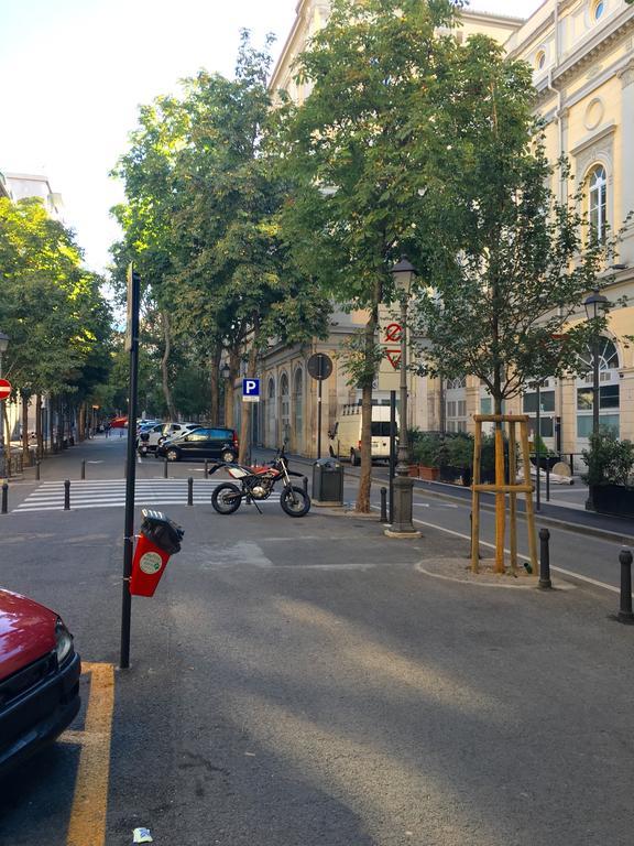 Alla Scalinata Del Teatro Rossetti Parcheggio Trieste Exterior foto